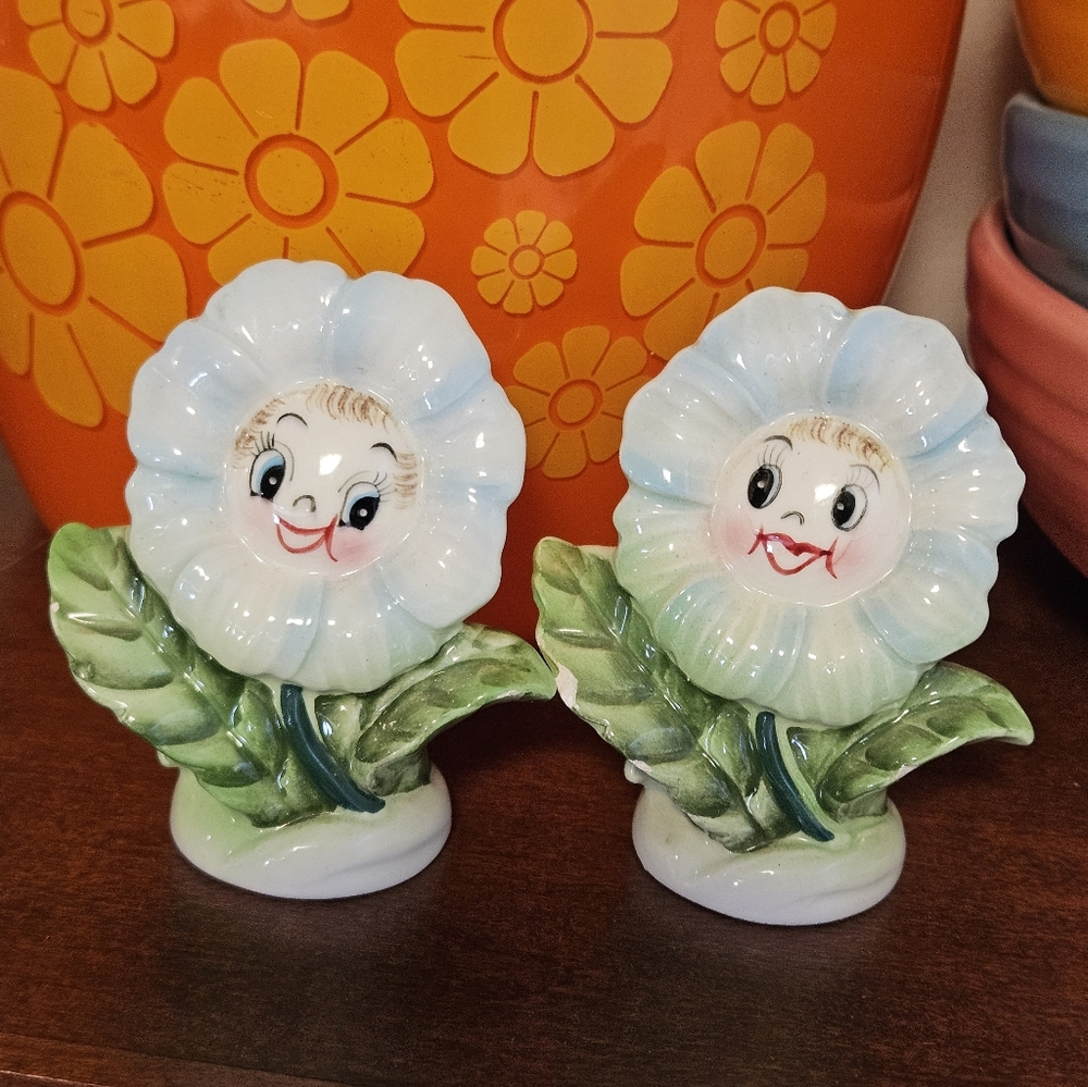 Mcm Kitsch Py Japan Flower Shakers Anthropomorphic